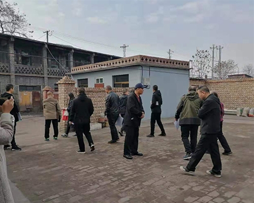 縣委、鎮府領導驗收煤改電工程