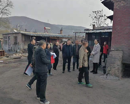 縣委、鎮(zhèn)府領(lǐng)導(dǎo)驗收工程